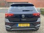 Volkswagen T-Roc 1.5 TSI 150 pk Automaat Sport Navigatie Camera 18 Inch Velgen Virtual Cockpit ACC DAB Sport Stoelen Donkere Hemel Getint Glas NL Auto