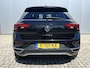 Volkswagen T-Roc 1.5 TSI Sport 150 pk Automaat Navigatie Camera Parkeersensoren Virtual Cockpit Apple Carplay Android Auto ACC Adaptieve Cruise Control DAB Donkere Hemelbekleding Extra Getint Glas 18 Inch Velgen NL Auto