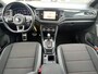 Volkswagen T-Roc 1.5 TSI Sport 150 pk Automaat Navigatie Camera Parkeersensoren Virtual Cockpit Apple Carplay Android Auto ACC Adaptieve Cruise Control DAB Donkere Hemelbekleding Extra Getint Glas 18 Inch Velgen NL Auto