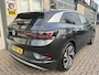 Volkswagen ID.4 First Max 77 kWh / 92 % SOH/ AUTOMAAT/ PANO/ TREKHAAK/ ELEK.KLEP/ MEMORY SEAT/ PARK.SENSOR.V+A/ 360 CAMERA/ STUUR+STOEL VERWARM./ KEYLESS/ DODE HOEK/ HEAD-UP/ ACC/ APP-CONNECT/ DAB/ NAVI/ LED/ ISOFIX/ 20'' LM