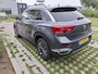 Volkswagen T-Roc 1.0 TSI Style 116 PK| Origineel Nederlands | Dealeronderhouden | Panoramdak | Navigatie | Stoelverwarming | Achteruitrijcamera | Elektrische Achterklep |
