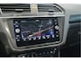 Volkswagen Tiguan 1.5 TSI ACT R-LINE navi camera leer pano trekhaak !!