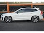 Volvo XC60 T6 Hybride AWD Plus Dark | Luchtvering | Panoramadak | Stoel + Stuurverwarming | Camera | Pilot-Assist |