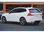 Volvo XC60 T6 Hybride AWD Plus Dark | Luchtvering | Panoramadak | Stoel + Stuurverwarming | Camera | Pilot-Assist |