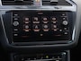 Volkswagen Tiguan 1.5 TSI R-Line Business 150 PK DSG | Navigatie | Adaptieve cruise control | Stoel-en stuurverwarming | Alarm | Electrische achterklep | Side assist | Led Matrix | Camera | Fabrieksgarantie