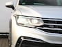 Volkswagen Tiguan 1.5 TSI R-Line Business 150 PK DSG | Navigatie | Adaptieve cruise control | Stoel-en stuurverwarming | Alarm | Electrische achterklep | Side assist | Led Matrix | Camera | Fabrieksgarantie