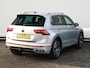 Volkswagen Tiguan 1.5 TSI R-Line Business 150 PK DSG | Navigatie | Adaptieve cruise control | Stoel-en stuurverwarming | Alarm | Electrische achterklep | Side assist | Led Matrix | Camera | Fabrieksgarantie
