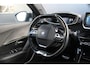 Peugeot e-2008 EV GT Pack 50 kWh | Incl. 12 maanden garantie | Voorstoelen verwarmd | Cruise control | Panorama dak | Airco | Navigatie | Dodehoekdetectie | DAB | Lichtmetalen velgen | Achteruitrijcamera | Parkeersensoren | Climate control | Zwarte hemelbekleding