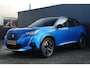 Peugeot e-2008 EV GT Pack 50 kWh | Incl. 12 maanden garantie | Voorstoelen verwarmd | Cruise control | Panorama dak | Airco | Navigatie | Dodehoekdetectie | DAB | Lichtmetalen velgen | Achteruitrijcamera | Parkeersensoren | Climate control | Zwarte hemelbekleding