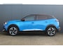 Peugeot e-2008 EV GT Pack 50 kWh | Incl. 12 maanden garantie | Voorstoelen verwarmd | Cruise control | Panorama dak | Airco | Navigatie | Dodehoekdetectie | DAB | Lichtmetalen velgen | Achteruitrijcamera | Parkeersensoren | Climate control | Zwarte hemelbekleding