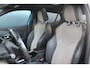 Peugeot e-2008 EV GT Pack 50 kWh | Incl. 12 maanden garantie | Voorstoelen verwarmd | Cruise control | Panorama dak | Airco | Navigatie | Dodehoekdetectie | DAB | Lichtmetalen velgen | Achteruitrijcamera | Parkeersensoren | Climate control | Zwarte hemelbekleding