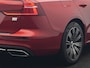 Volvo V60 T6 Recharge AWD Inscription PHEV 340pk Dealer O.H. | Trekhaak Af Fabriek | Panodak | Camera | Harman & Kardon | Lederen Sportstoelen Verwarmd | Stuur Verwarmd | Virtual | Apple Carplay | Keyless | Navigatie | DAB | Plug In Hybrid