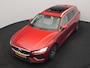 Volvo V60 T6 Recharge AWD Inscription PHEV 340pk Dealer O.H. | Trekhaak Af Fabriek | Panodak | Camera | Harman & Kardon | Lederen Sportstoelen Verwarmd | Stuur Verwarmd | Virtual | Apple Carplay | Keyless | Navigatie | DAB | Plug In Hybrid