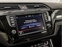 Volkswagen Touran 1.4 TSI Sportline 7 Persoons 150Pk Automaat (PANORAMADAK, NAVIGATIE, CLIMATE, CAMERA, ALCANTARA, KEYLESS, SPORTSTOELEN, GETINT GLAS, TREKHAAK, ADAPTIVE CRUISE, LED KOPLAMPEN, NIEUWSTAAT)