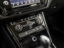 Volkswagen Touran 1.4 TSI Sportline 7 Persoons 150Pk Automaat (PANORAMADAK, NAVIGATIE, CLIMATE, CAMERA, ALCANTARA, KEYLESS, SPORTSTOELEN, GETINT GLAS, TREKHAAK, ADAPTIVE CRUISE, LED KOPLAMPEN, NIEUWSTAAT)