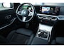 BMW 3-Serie Touring 320i M-Sport Pro Pano HUD HiFi Camera