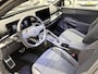 Volkswagen T-Roc 1.5 eTsi R-Line First Edition 150 PK Automaat | Black Style | Trekhaak | 20" Lichtmetalen velgen | IQ Lights | Harman Kardon geluidssysteem | 306 Camera | Achterklep elektrisch | Stoelverwarming | Apple Carplay | Navigatie | Android Auto | Adaptieve demping |