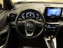 Toyota Yaris Cross 1.5 Hybrid Dynamic - VASTE TREKHAAK - TREKGEWICHT 750 KG - NAVIGATIE - STOELVERWARMING - STUURVERWARMING - VOORRUITVERWARMING - 4 X ELEKTRISCHE RAMEN - 17 INCH LICHT METALEN VELGEN - TELEFOONLADER - KEYLESS ENTRY/ START