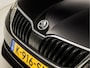 Skoda Octavia Combi 1.5 TSI Sport 150Pk Automaat (PANORAMADAK, APPLE CARPLAY, GROOT NAVI, SPORTSTOELEN, KEYLESS, CAMERA, TREKHAAK, CRUISE, ARMSTEUN, NIEUWSTAAT)