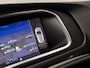 Volvo V40 1.5 T3 Black Sport 153Pk Automaat (NAVIGATIE, CLIMATE, STOELVERWARMING, LED KOPLAMPEN, SPORTSTOELEN, PARKEERSENSOREN, CRUISE, NIEUWSTAAT)