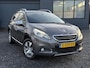 Peugeot 2008 1.2 VTi Allure Pack Premium Plus Pano,Trekhaak,Navi,Clima,Cruise,Pdc,Lm velgen,Halfleder,Distributie vv in 2024,N.A.P,Apk tot 08-2026