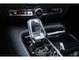 Volvo V60 T6 Plug-in hybrid AWD Plus Dark | Panoramadak | Verwarmbare Voorstoelen (met geheugen), Stuurwiel en Achterbank | Semi-Elektrische Trekhaak | Verwarmbare Voorruit | Premium Audio by Harman Kardon | 360-Camera