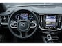 Volvo V60 T6 Plug-in hybrid AWD Plus Dark | Panoramadak | Verwarmbare Voorstoelen (met geheugen), Stuurwiel en Achterbank | Semi-Elektrische Trekhaak | Verwarmbare Voorruit | Premium Audio by Harman Kardon | 360-Camera