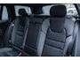 Volvo V60 T6 Plug-in hybrid AWD Plus Dark | Panoramadak | Verwarmbare Voorstoelen (met geheugen), Stuurwiel en Achterbank | Semi-Elektrische Trekhaak | Verwarmbare Voorruit | Premium Audio by Harman Kardon | 360-Camera