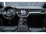 Volvo V60 T6 Plug-in hybrid AWD Plus Dark | Panoramadak | Verwarmbare Voorstoelen (met geheugen), Stuurwiel en Achterbank | Semi-Elektrische Trekhaak | Verwarmbare Voorruit | Premium Audio by Harman Kardon | 360-Camera