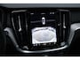 Volvo V60 T6 Plug-in hybrid AWD Plus Dark | Panoramadak | Verwarmbare Voorstoelen (met geheugen), Stuurwiel en Achterbank | Semi-Elektrische Trekhaak | Verwarmbare Voorruit | Premium Audio by Harman Kardon | 360-Camera