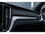 Volvo V60 T6 Plug-in hybrid AWD Plus Dark | Panoramadak | Verwarmbare Voorstoelen (met geheugen), Stuurwiel en Achterbank | Semi-Elektrische Trekhaak | Verwarmbare Voorruit | Premium Audio by Harman Kardon | 360-Camera