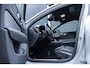 Volvo V60 T6 Plug-in hybrid AWD Plus Dark | Panoramadak | Verwarmbare Voorstoelen (met geheugen), Stuurwiel en Achterbank | Semi-Elektrische Trekhaak | Verwarmbare Voorruit | Premium Audio by Harman Kardon | 360-Camera