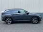 Hyundai Tucson 1.6 T-GDI 265pk PHEV Comfort Smart 4WD (299,- p/m Demo Deal!) | Climate | Camera | Carplay | Keyless | Navigatie | Full - Led | Elek. Klep | Winterpakket | 19" Lichtmetaal | Krell Audio | Digitale Cockpit | Parkeer Assistent | Adapt. Cruisecontrol | 1e Eigenaar