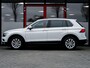 Volkswagen Tiguan 1.5 TSI ACT Comfortline Business | Trekhaak | Camera | Navigatie | LED Koplampen | Apple Carplay | Android Auto | Adaptieve Cruise Control | Climate Control | Parkeersensoren | Park Assist | Privacy Glas |