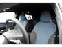 Volvo EX30 Single Motor Extended Range Plus Europa 69 kWh | 19" Lichtmetalen velgen | Elektrisch verstelbare voorstoelen | Stoel- & Stuurwielverwarming | Harman Kardon audio | Google Maps & Infotainment | BLIS Dodehoekdetectie | Adaptieve Cruise Control met Pilot Assist