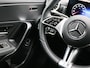 Mercedes-Benz A-klasse 250 e Luxury Plug-In Hybride | Trekhaak | Panoramadak | Distronic | Sfeerverlichting | CarPlay | Keyless Go | Inclusief 24 maanden Mercedes-Benz Certified garantie voor Europa.