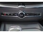 Volvo XC60 T6 Recharge AWD Plus Black Edition - Luchtvering - Panorama/schuifdak - IntelliSafe Assist & Surround - 360º Camera - Bowers & Wilkins audio - Adaptieve LED koplampen - Verwarmde voorstoelen, stuur & achterbank - Parkeersensoren voor & achter - Elektr. bedienb. voorstoelen met geheugen - Draadloze tel. lader - Extra getint glas - Elektr. inklapbare trekhaak - 21' LMV