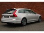 Volvo V90 T4 Automaat Momentum | Panoramadak | Parkeerverwarming | Lederen Bekleding | Navigatie | Verwarmbare Voor- en Achterstoelen | Apple Carplay/ Android | Adaptieve Bochtverlichting | Parkeercamera