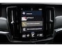 Volvo V90 T4 Momentum | Panoramadak | Parkeerverwarming | Lederen Bekleding | Navigatie | Verwarmbare Voor- en Achterstoelen | Apple Carplay/ Android | Adaptieve Bochtverlichting | Parkeercamera