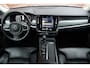 Volvo V90 T4 Momentum | Panoramadak | Parkeerverwarming | Lederen Bekleding | Navigatie | Verwarmbare Voor- en Achterstoelen | Apple Carplay/ Android | Adaptieve Bochtverlichting | Parkeercamera