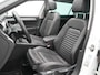 Volkswagen Passat Variant 1.4 TSI PHEV GTE Business Navigatie - ACC - Stoelverwarming - Panoramisch schuif-kanteldak - Camera - Leer - LED