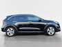 Kia Niro EV e-Niro DynamicPlusLine 64 kWh | Stoel en stuurverwarming | Schuifdak | Navigatie | Camera | Parkeersensoren voor en achter | Adaptieve cruise control |