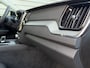 Volvo XC60 2.0 T6 Plug-in hybrid AWD Plus Dark / Panoramadak / elektr. stoelen met geheugen / trekhaak /