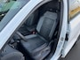 Volkswagen T-Roc 1.5 TSI R-Line Black Edition automaat , Panoramaschuifdak , achteruitrijcamera , keyless, 19 Inch ,