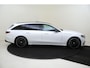 Mercedes-Benz E-klasse Estate 300 e AMG Line / Stoelverwarming / 360Graden-Camera / Panorama-schuifdak / Night-Pakket / 20 inch / Burmester / Headup-Display / Verlichte Grille /