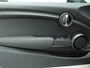 MINI Cooper 3-deurs Automaat / Navigatie / PDC / Cruise / Key-less / Alu wielen black