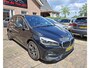 BMW 2-Serie Active Tourer 218i Executive Edition M-pakket. Dealer onderhouden! O.a. pano, nav, camera, stoelverw, leder, etc!