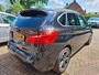 BMW 2-Serie Active Tourer 218i Executive Edition M-pakket. Dealer onderhouden! O.a. pano, nav, camera, stoelverw, leder, etc!