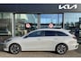 Kia Ceed Sportswagon 1.0 T-GDi Design Edition Half leder/Stof bekleding | Achteruitrijcamera | Parkeersensoren achter & voor | Stoel/stuurverwarming | JBL Speakers | Apple Carplay/Android Auto | Keyless entry | Dodehoek detectie | LED Dagrijverlichting | Navigatie | Elektrisch bedienbare achterklep | Adaptieve Cruise control & Lane assist |