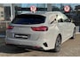 Kia Ceed Sportswagon 1.0 T-GDi Design Edition Half leder/Stof bekleding | Achteruitrijcamera | Parkeersensoren achter & voor | Stoel/stuurverwarming | JBL Speakers | Apple Carplay/Android Auto | Keyless entry | Dodehoek detectie | LED Dagrijverlichting | Navigatie | Elektrisch bedienbare achterklep | Adaptieve Cruise control & Lane assist |